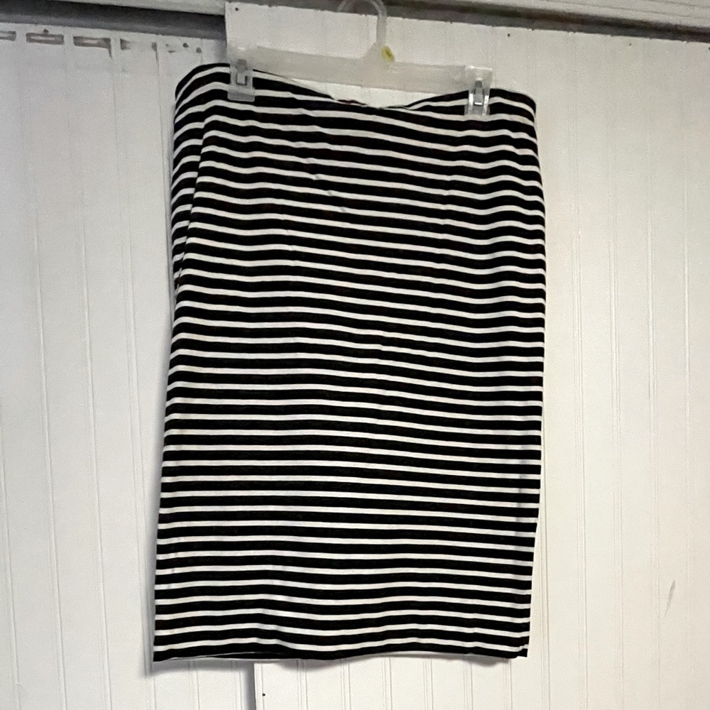 H&M pencil skirt. Very forgiving and comfortable.